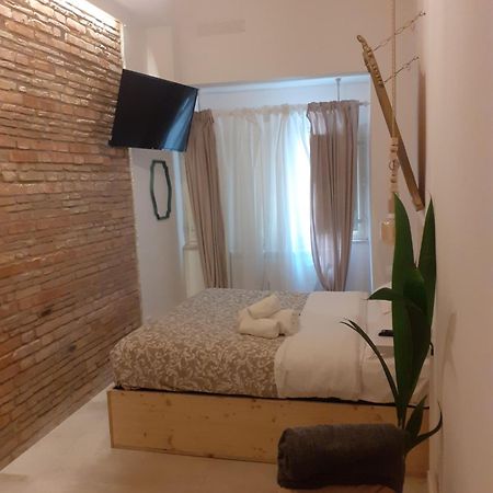 Arco Del Sacramento Casa Vacanze Benevento Habitación foto
